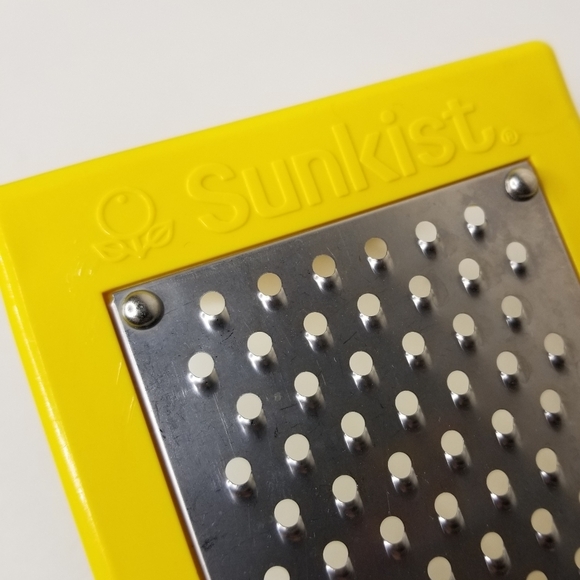 Sunkist 1970s Vintage Lemon Zester Grater Stainless Steel Metal Blade Yellow USA - Picture 2 of 8